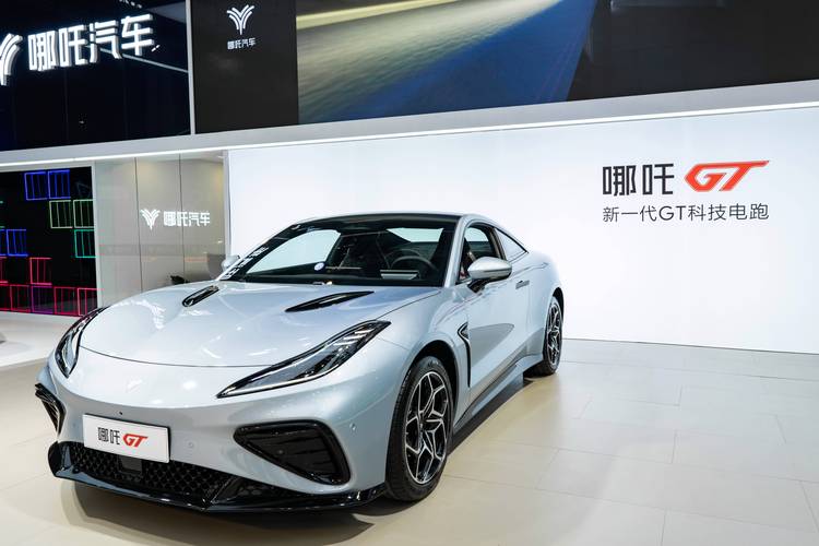 佛山顺德区盛富诺企业管理咨询哪吒汽车在智能汽车领域的表现，领途汽车在新能源汽车市场中的影响力